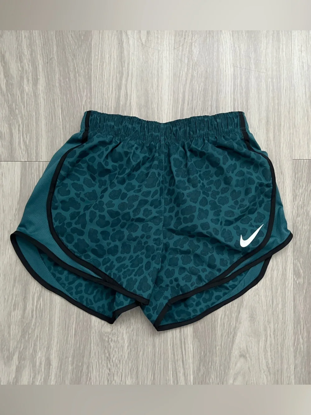 Nike Dri-FIT Teal Leopard Print Running Shorts Women’s XS Athletic Lined